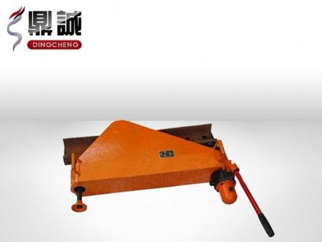 点击查看详细信息<br>标题：垂直液压弯轨机 阅读次数：4944
